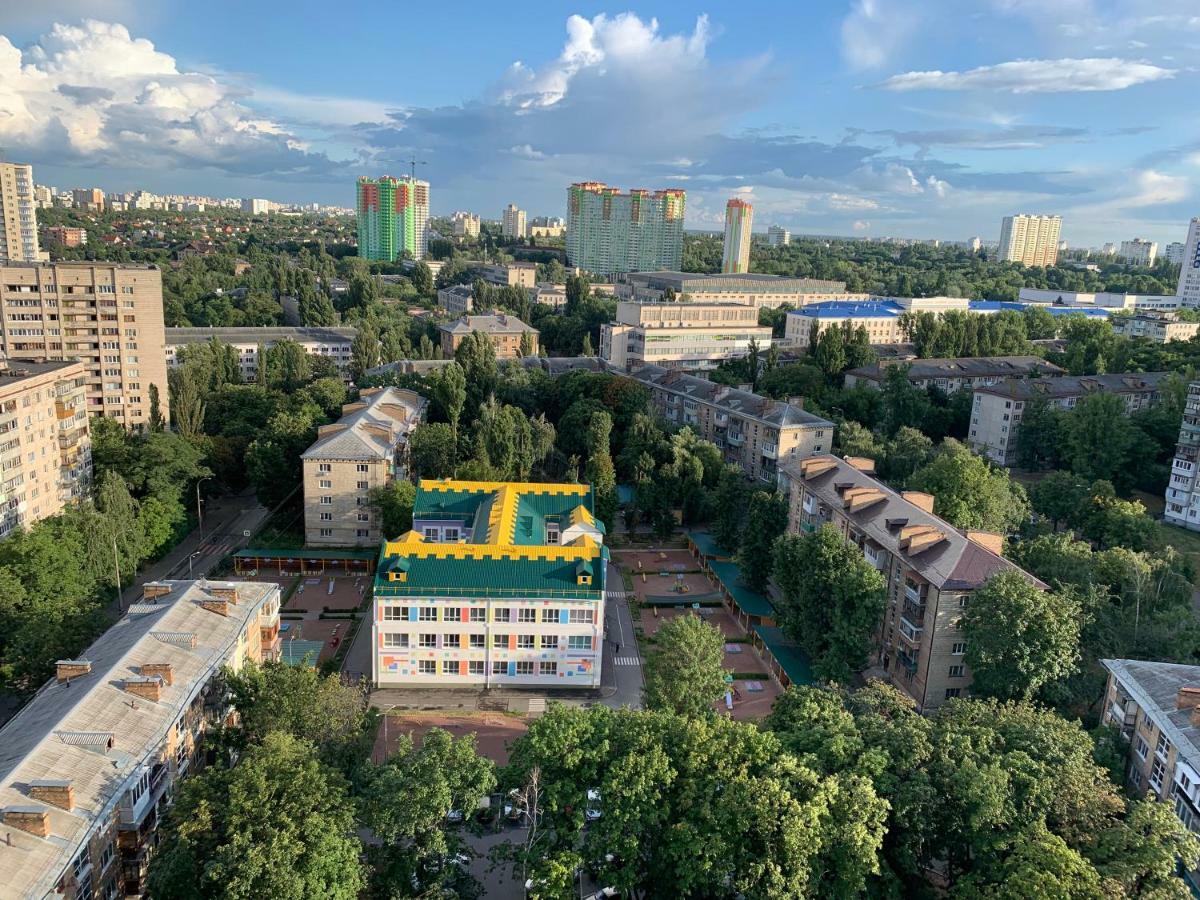 West street LUX Apartments Kiev Buitenkant foto
