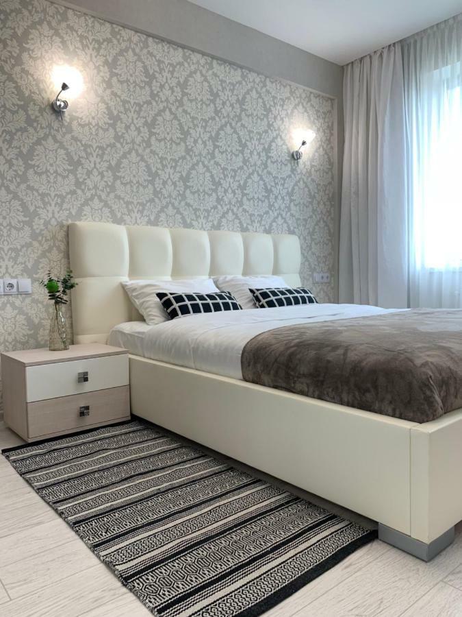 West street LUX Apartments Kiev Buitenkant foto