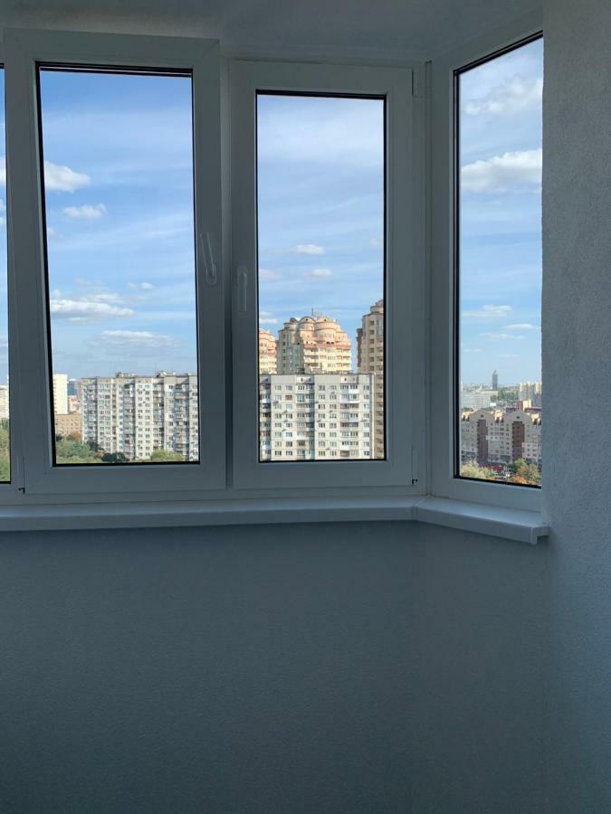 West street LUX Apartments Kiev Buitenkant foto