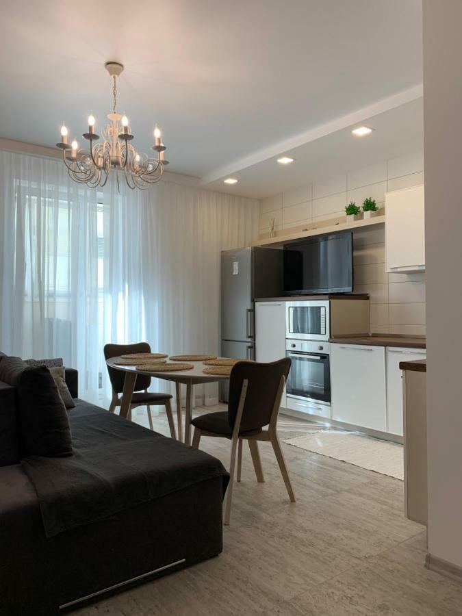 West street LUX Apartments Kiev Buitenkant foto